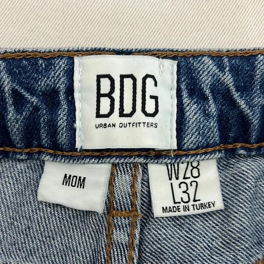 BDG‎ Urban Outfitters High Waist Mom Jean Size W28 L32 - Picture 3 of 9
